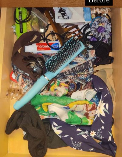 before-bathroom-drawer-organization